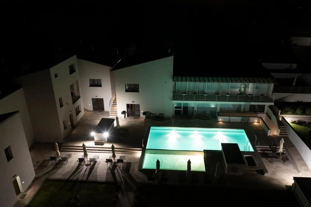 The Florence Hills Resort & Wellness Pelago 4*,